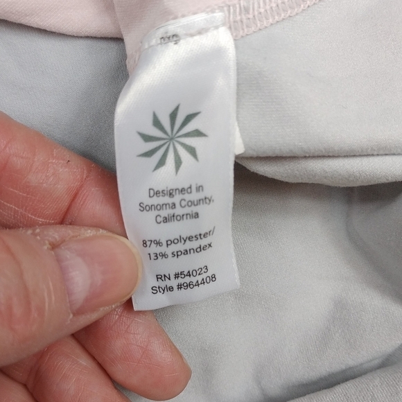 Athleta women's small sized athletic top - Picture 4 of 8